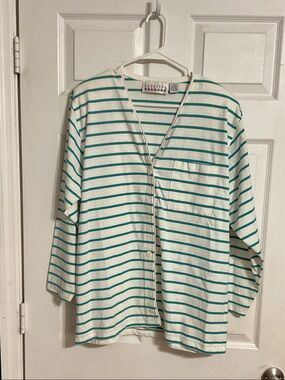 Vintage Carolina colours button front cardigan style shirt size large